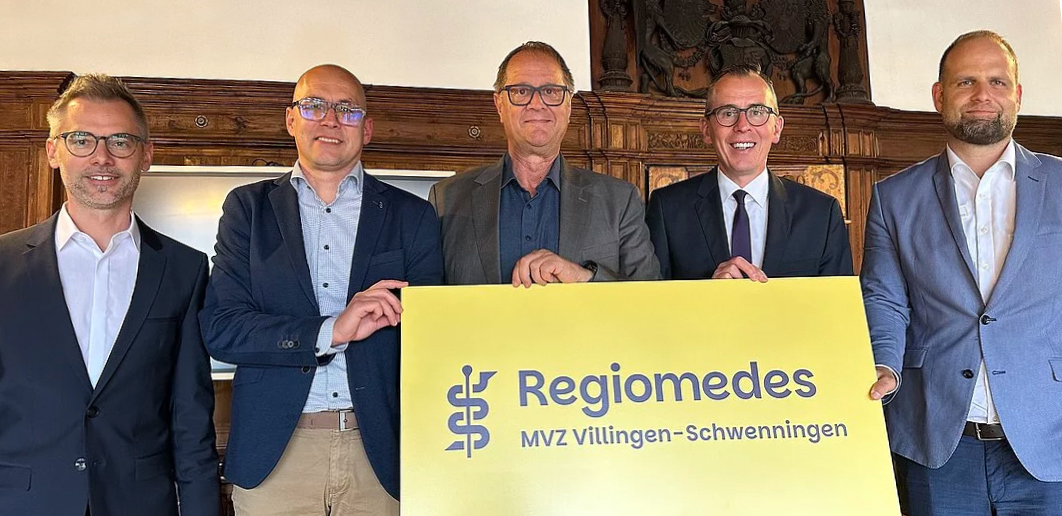 gruenderversammlung-regiomedes- Gründerfoto der Genossenschaft Regiomedes für das MVZ Villingen Schwenningen